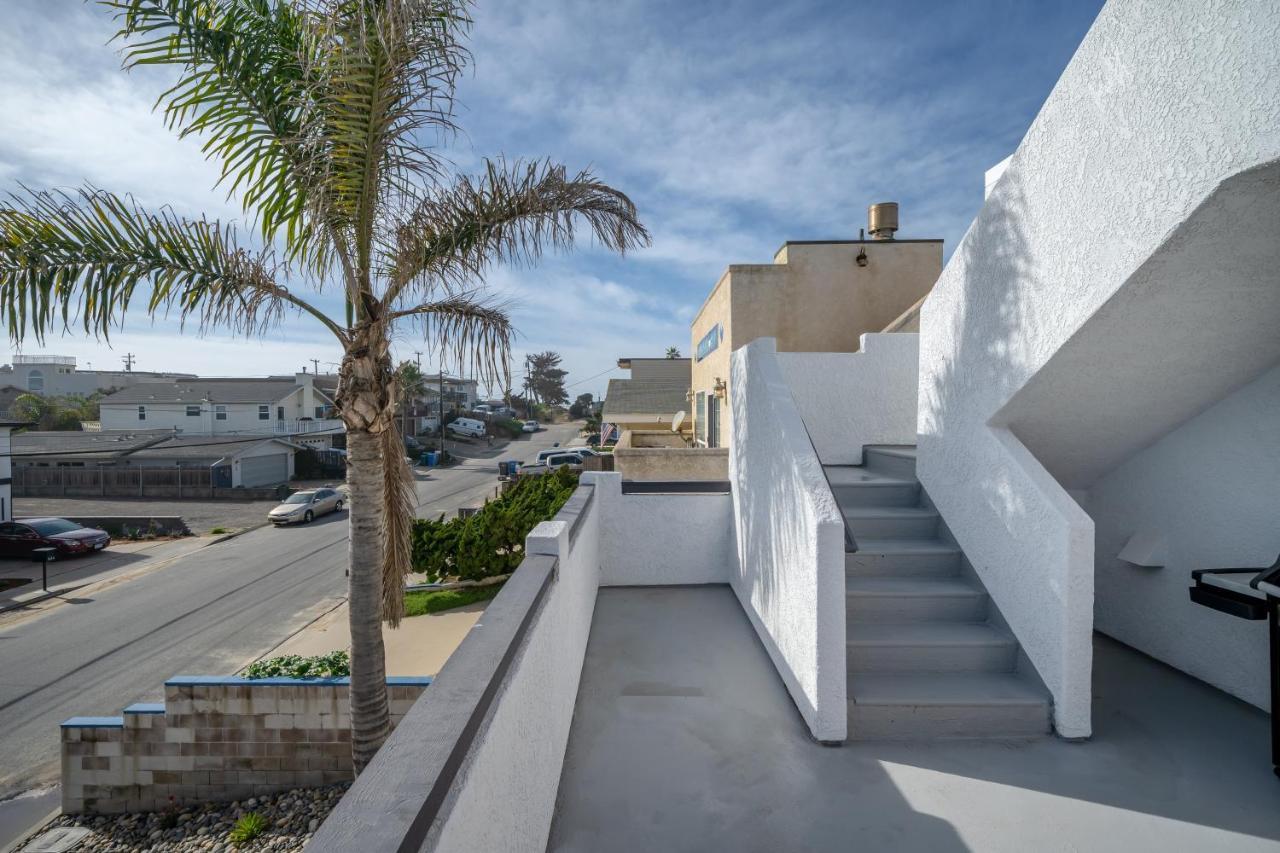 Steps To #Pismobeach With Poker, Foosball, Free Ev Charger, And Bikes Oceano Luaran gambar