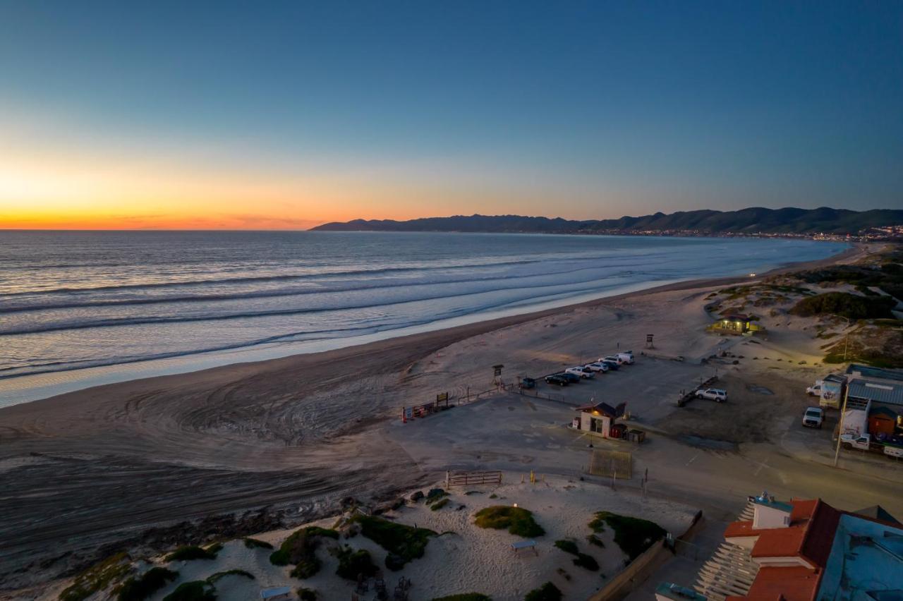 Steps To #Pismobeach With Poker, Foosball, Free Ev Charger, And Bikes Oceano Luaran gambar